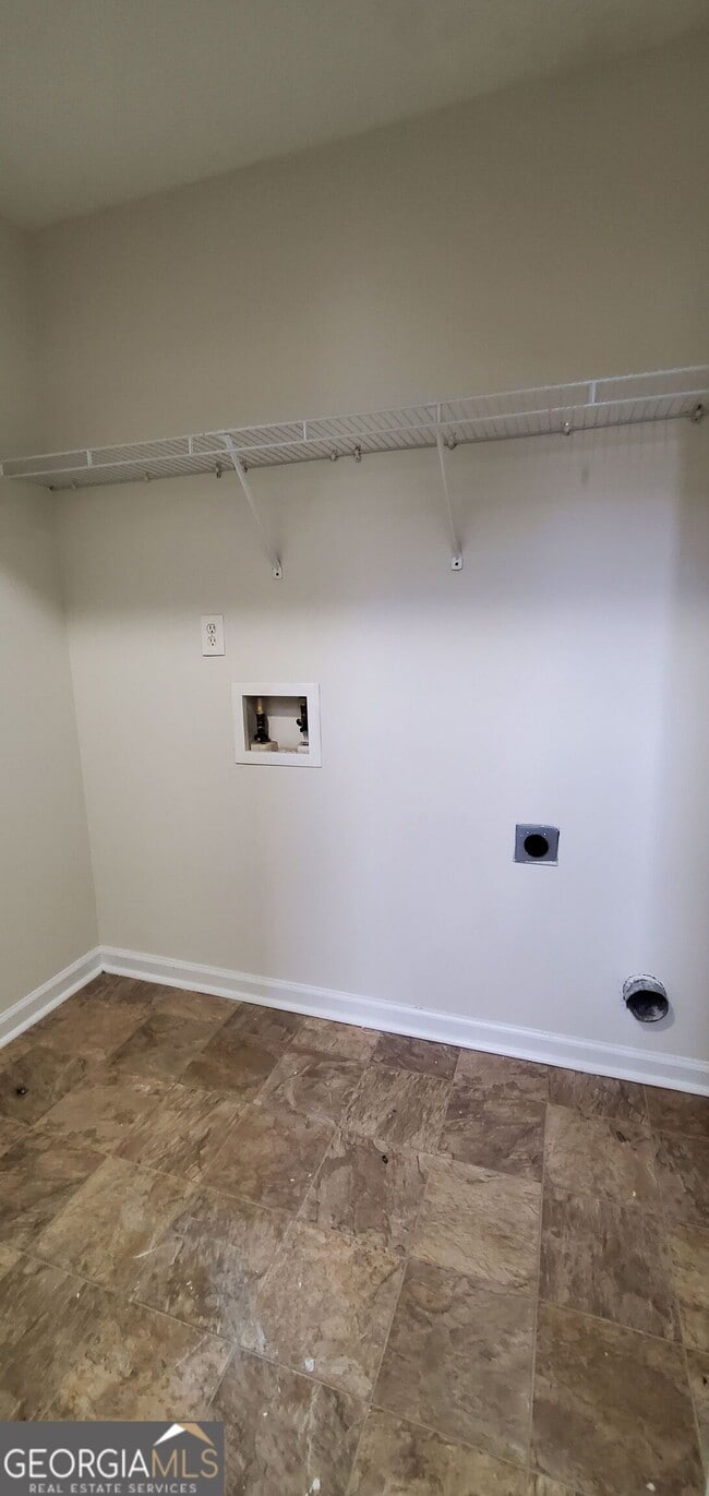 Building Photo - 10600 Redbud Ln