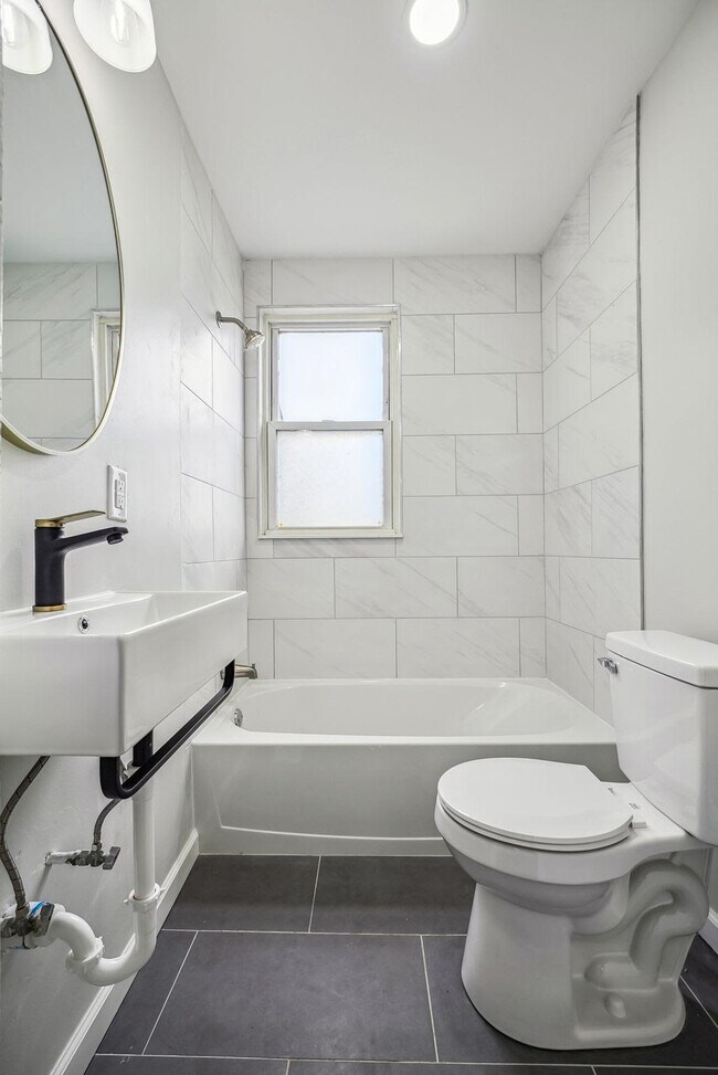 Building Photo - 189 W Park Ave