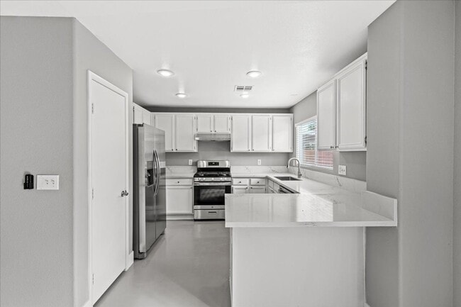 Building Photo - Fabulous Home!