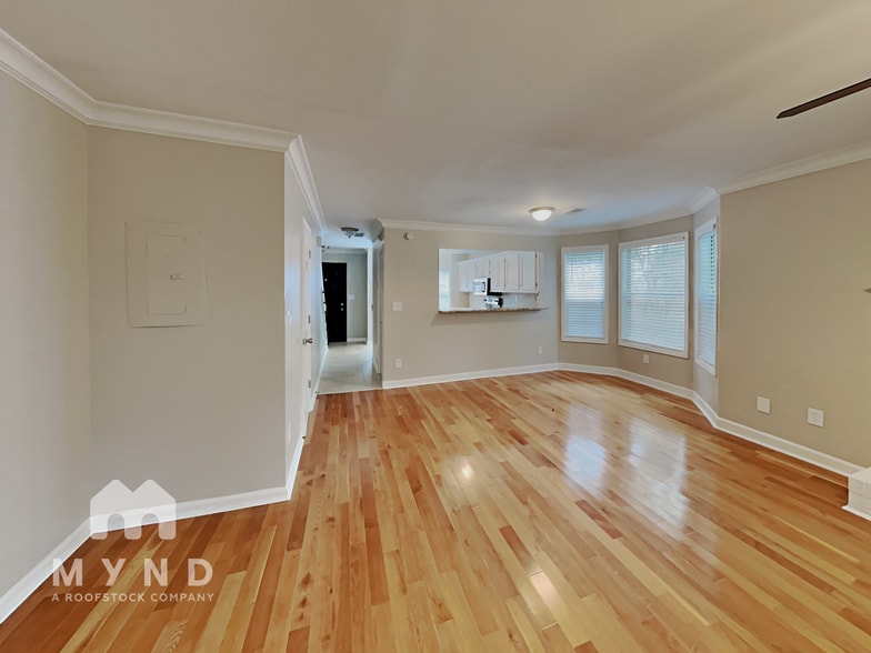 Building Photo - 5210 Laurel Bridge Dr SE