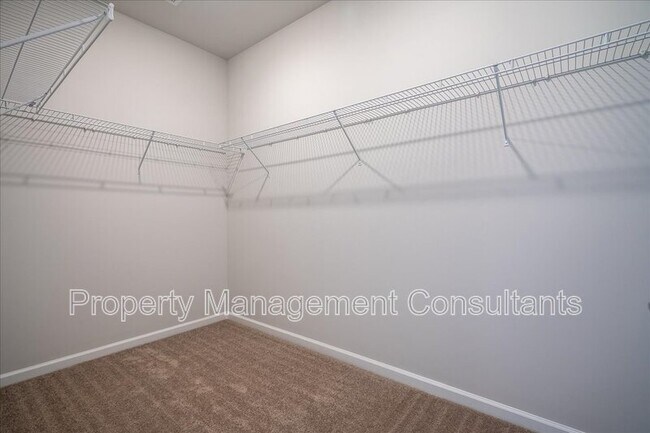 Building Photo - 14653 Mountain Strm Dr