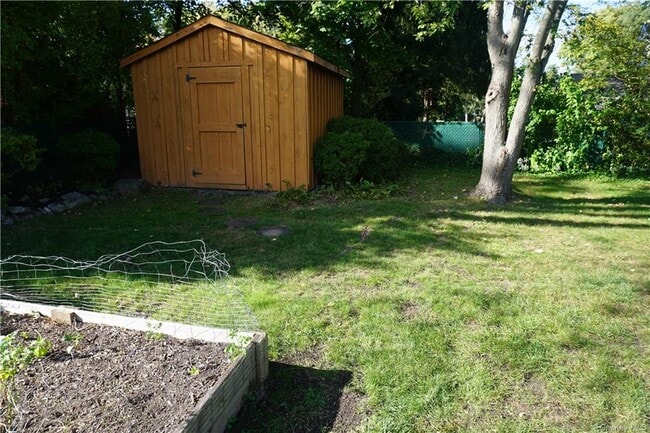 Building Photo - 40 Ludvigh Rd