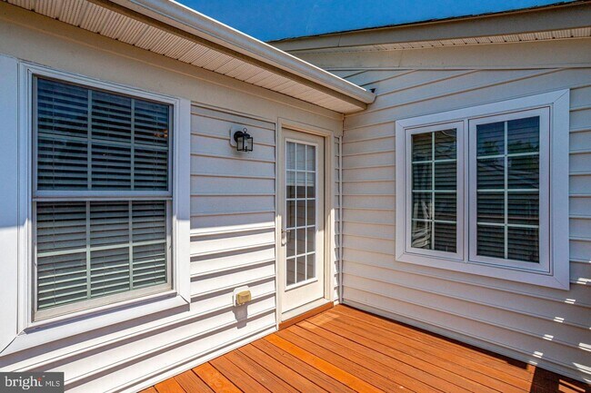 Building Photo - 47571 Royal Burnham Terrace