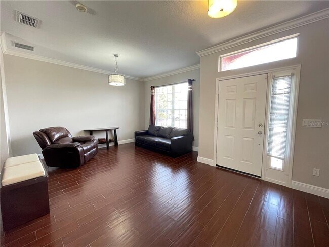 Building Photo - 907 Wildflower Rd