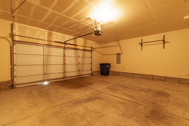 Building Photo - 5604 Saint Patrick View
