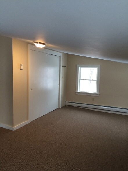 Building Photo - 938 VT-7A