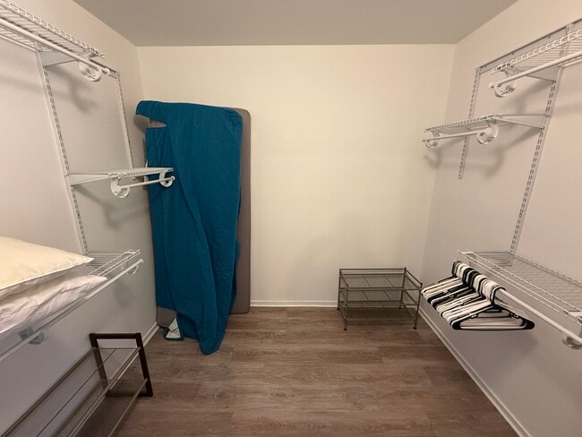 Building Photo - 1719 Charms Rd