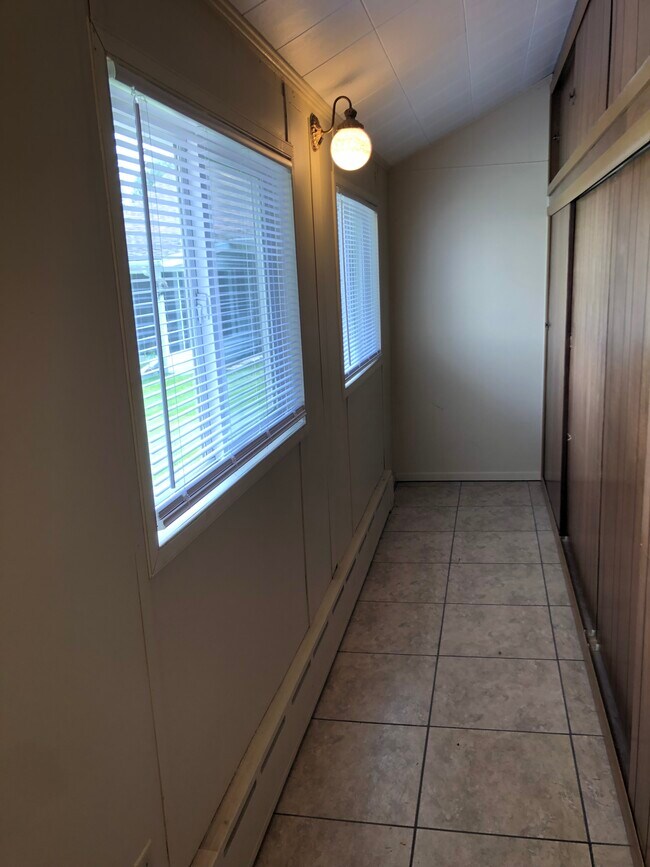 Building Photo - 223 Spring Garden St