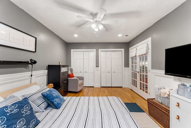 Building Photo - 890 Winthrop Ave