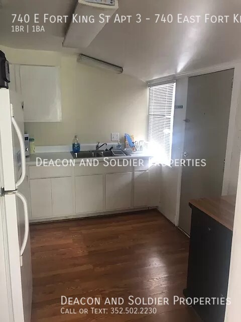 Building Photo - 740 E Fort King St