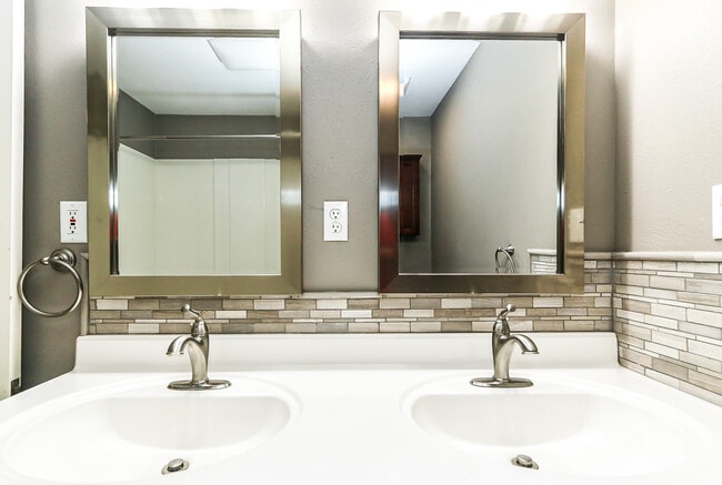 Building Photo - 2517 33rd St