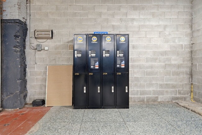 Building Photo - 212 W Washington St