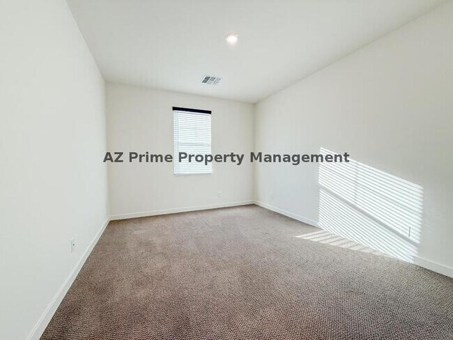 Building Photo - 920 E Anderson Ave