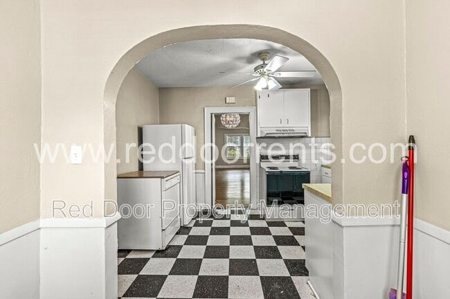 Building Photo - 5440 Carrollton Ave