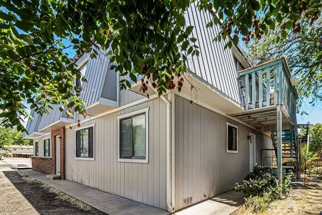 Building Photo - Charming 2-Bedroom Apartment in Prime Clifton Location
