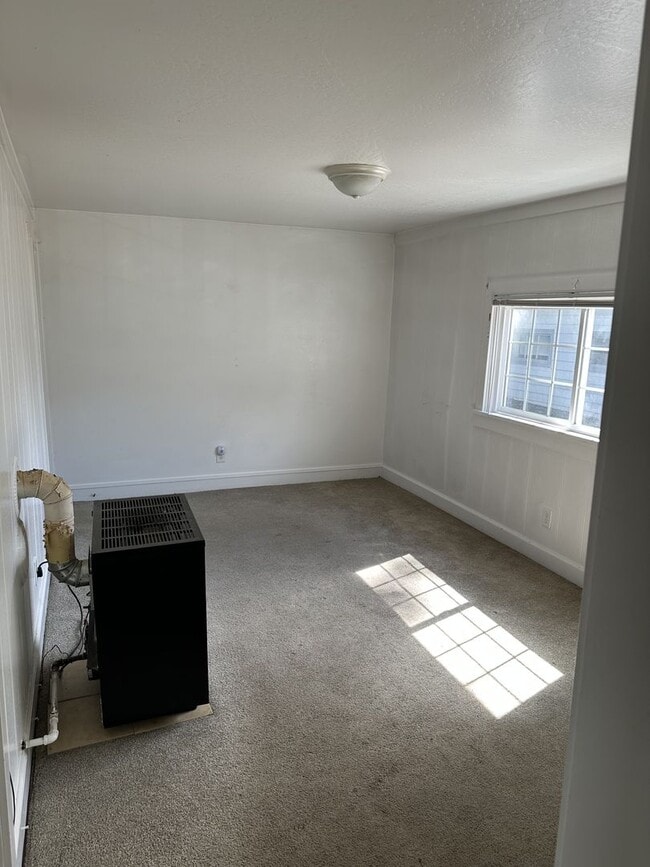 Building Photo - 581