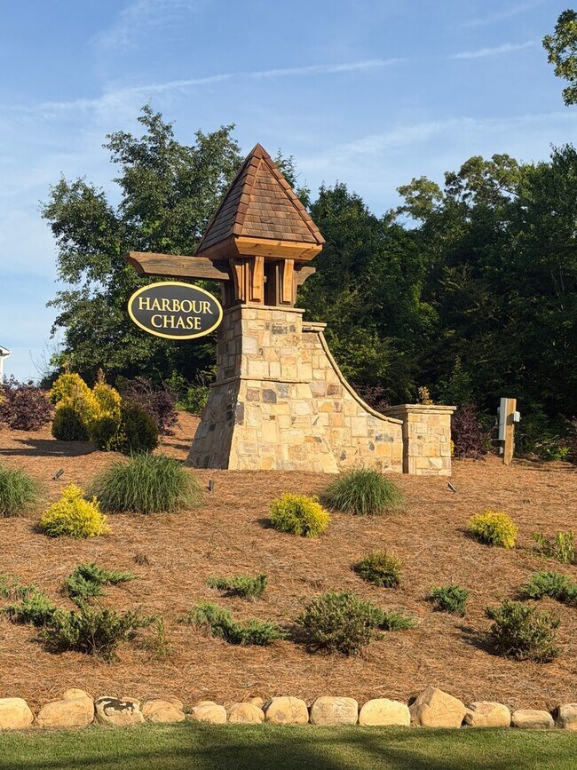 Building Photo - **NEW PRICE**Ooltewah-Harbour Chase Community