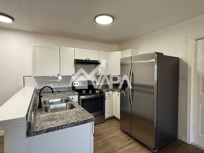 Building Photo - 551 Bertetti Dr