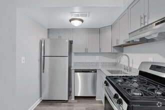 Building Photo - Riverstone I