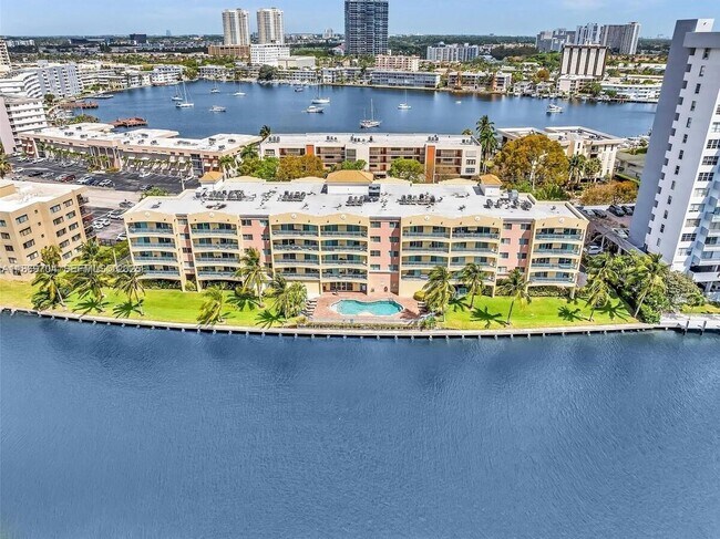 Building Photo - 201 Golden Isles Dr