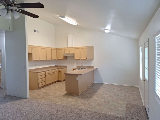 Building Photo - Move in Special! Nice 3 Bedroom Home with ...