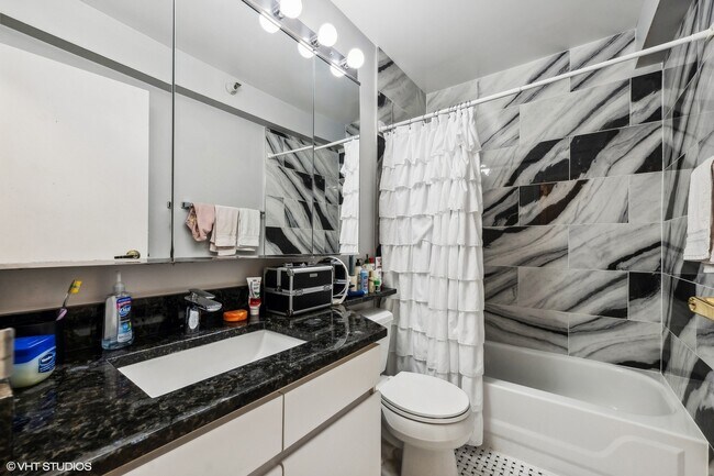 Building Photo - 440 N Wabash Ave