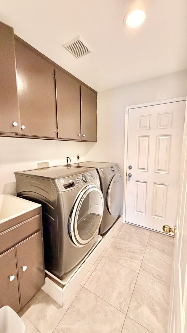 Building Photo - Lovely Single-Story Home in the Friendly and Desirable Lake Rancho Viejo Community of Fallbrook!