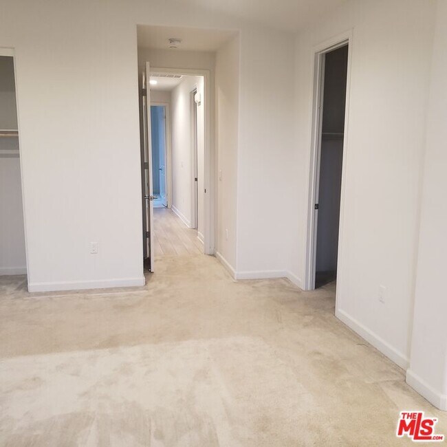 Building Photo - 1541 Thorpe Trl