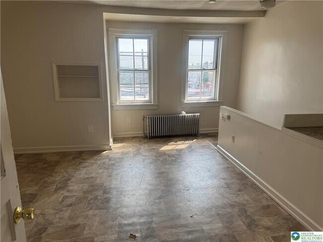 Building Photo - 815 N 6th St