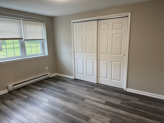 Building Photo - Souderton renovated First floor 2 bedroom ...