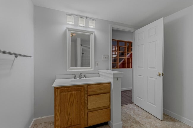 Building Photo - 1646 Stowe Rd