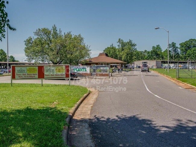 Building Photo - 3506 Auburn Curb Rd