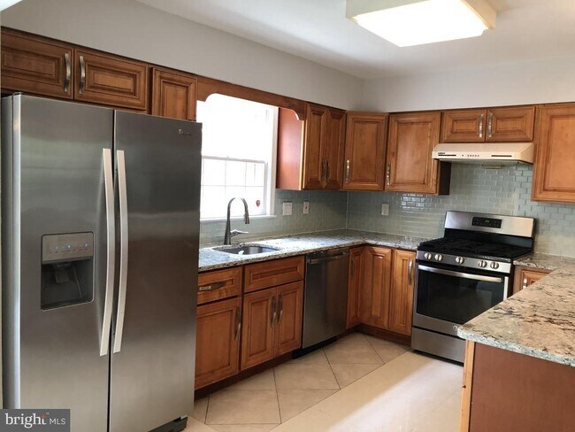 Building Photo - 991 Farm Haven Dr