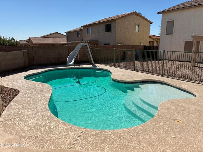 Building Photo - 7207 S Sunrise Way