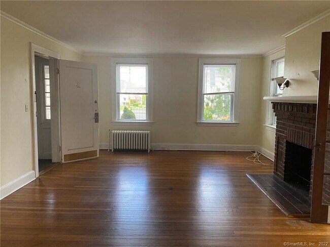 Building Photo - 512 Townsend Ave