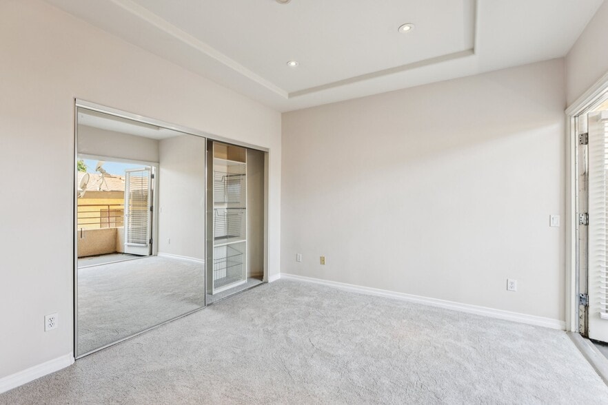 Building Photo - 14290 Dickens St