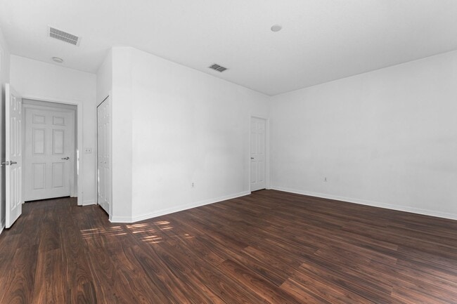 Building Photo - 3-Bedroom, 3-Bath Townhouse in Four Corners of Clermont – Close to Disney