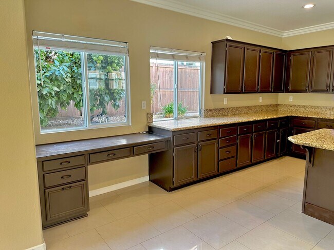 Building Photo - 5 bedroom Pool Home for rent in Murrieta