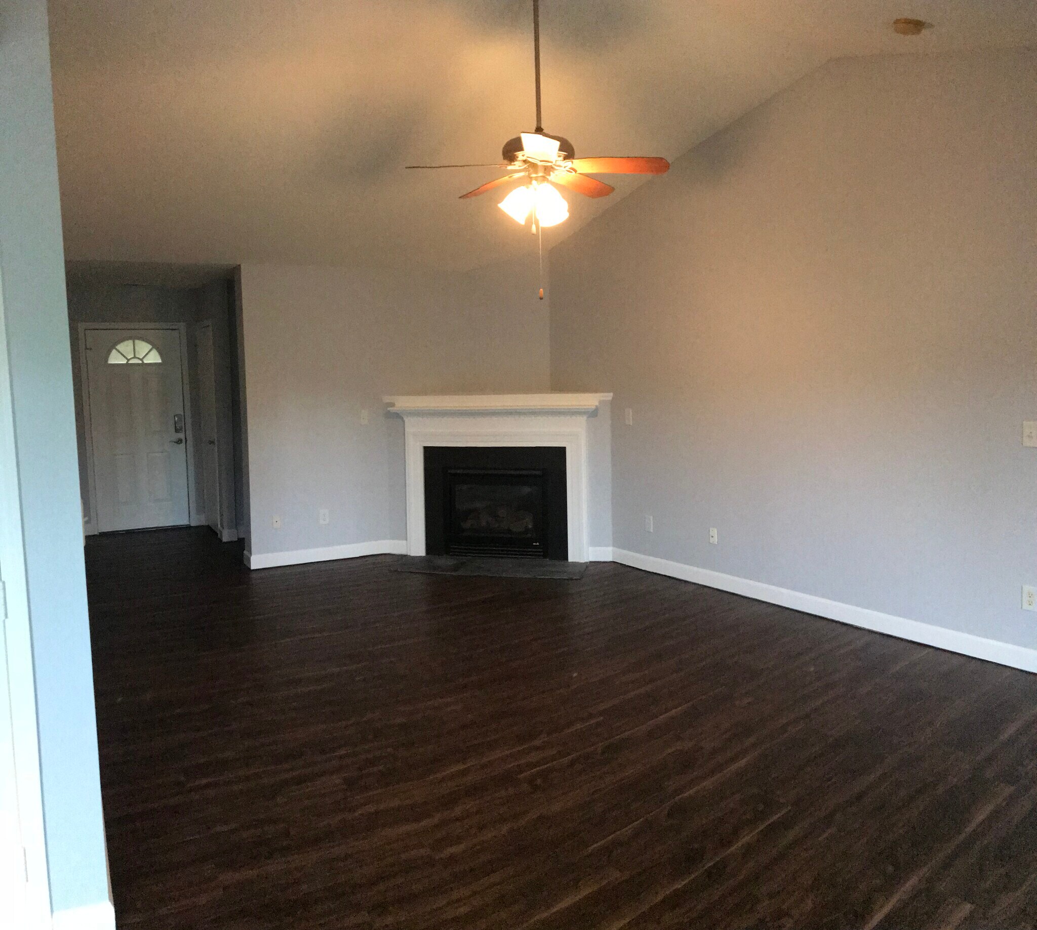 Building Photo - 1950 Hawkcrest Ct