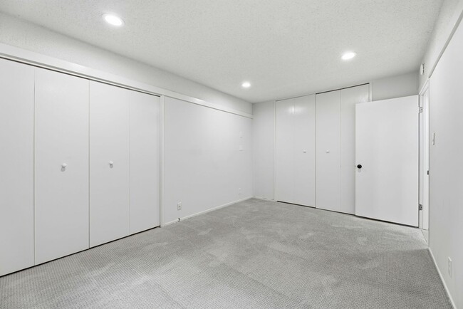 Building Photo - Elegantly Updated Apartment for Rent in Orinda