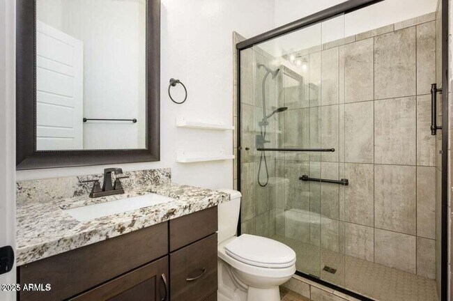 Building Photo - 1221 E Paseo Way
