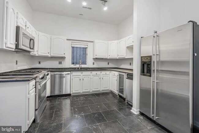 Primary Photo - 2322 Wallace St