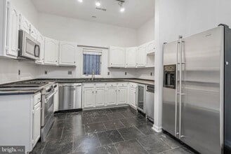 Building Photo - 2322 Wallace St