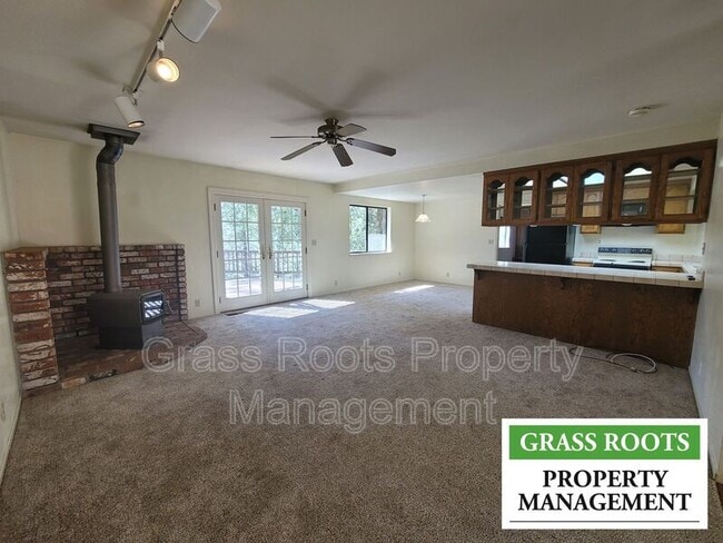 Building Photo - 17135 Lawrence Way