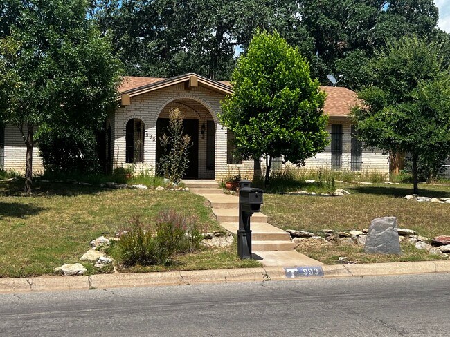 Primary Photo - 3/2/2 close to Tarleton and Stephenville H...