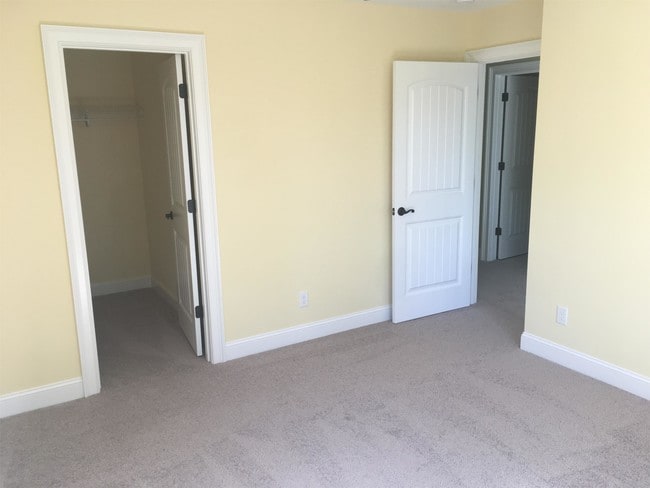 Building Photo - 22 Sterling Pointe Dr