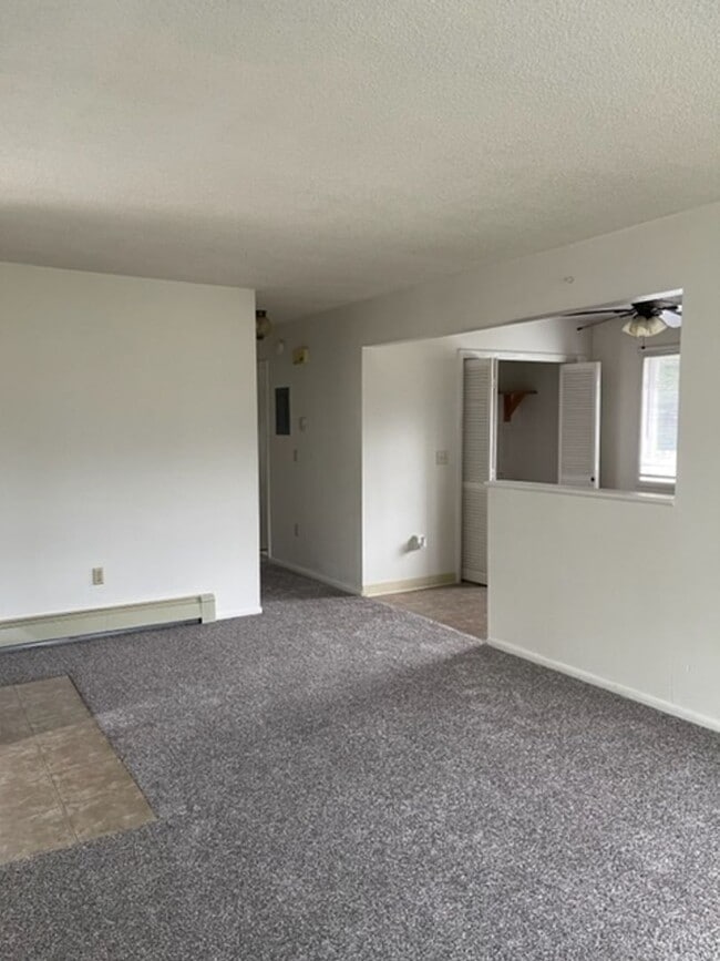 Building Photo - 410 N 19th Ave