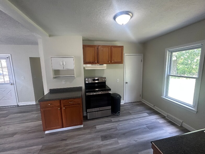 Building Photo - 4055 Skiff St