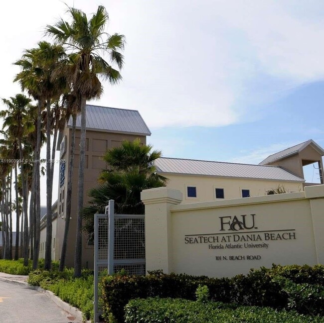 Building Photo - 13 NE 2nd Ave