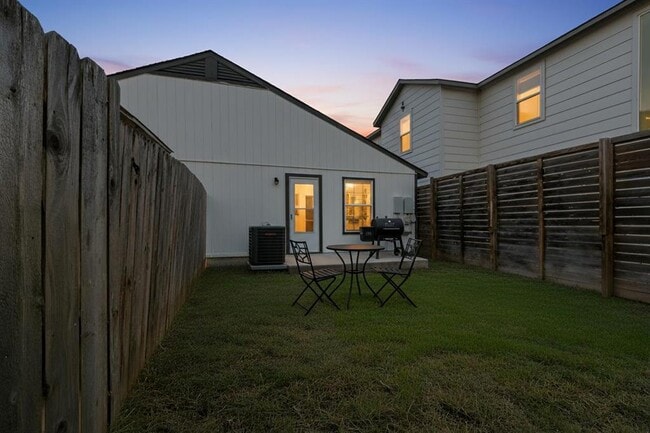 Building Photo - 1115 Brookswood Ave